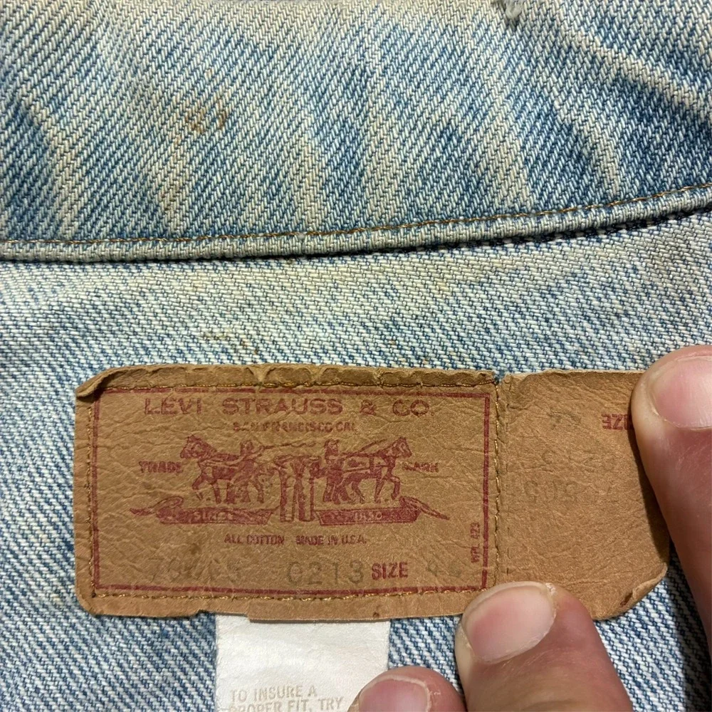 Vintage‎ Levis Mens Denim Trucker Jacket Size 44 Button Front USA Leather Patch